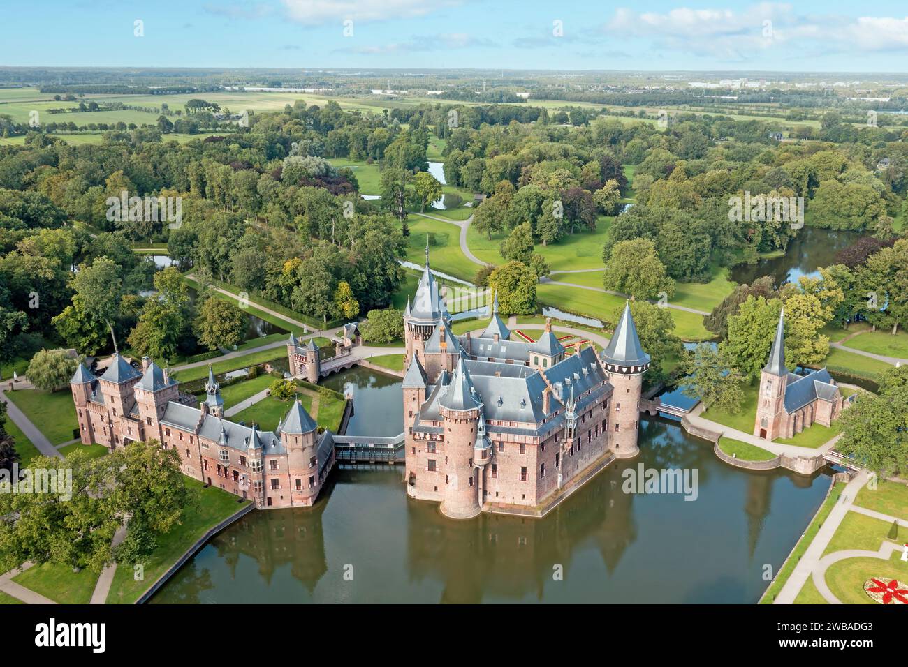 Desde el histórico castillo de Haar en Haarzuilens en los Países Bajos Foto de stock