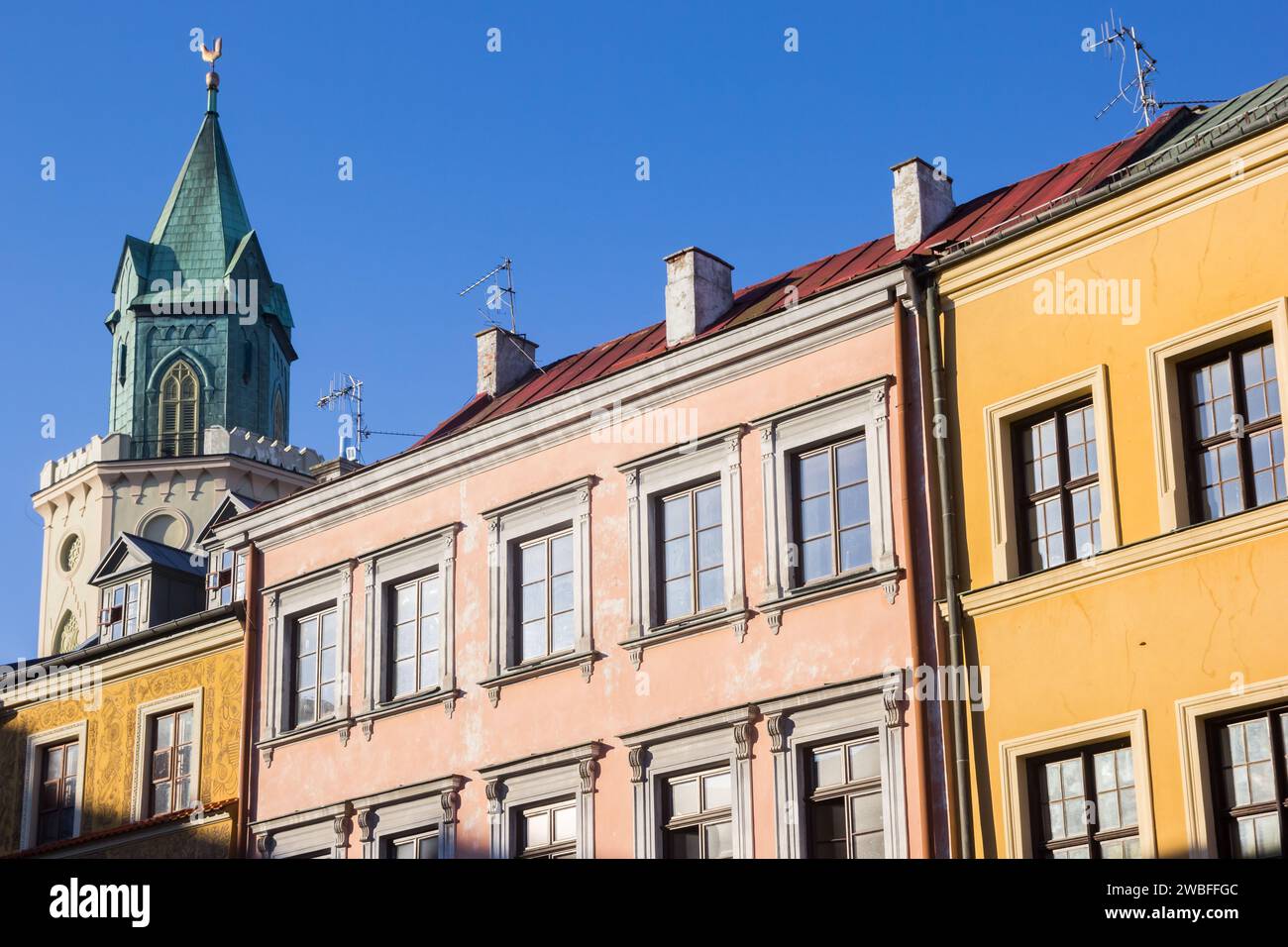 Torre de la catedral y casas históricas en Lublin, Polonia Foto de stock