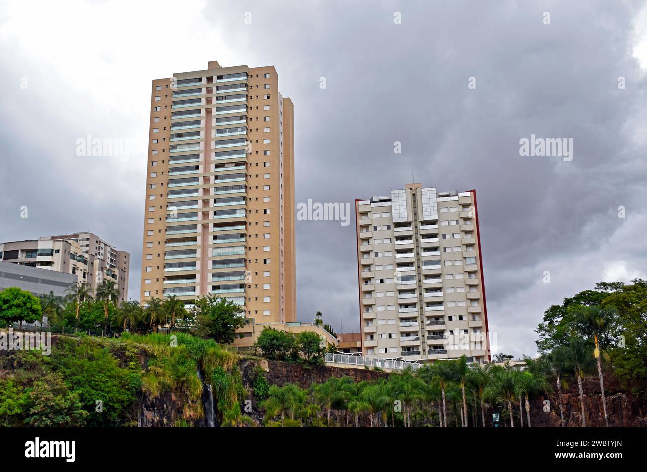 Fachadas de edificios residenciales en Ribeirao Preto, Sao Paulo, Brasil Foto de stock