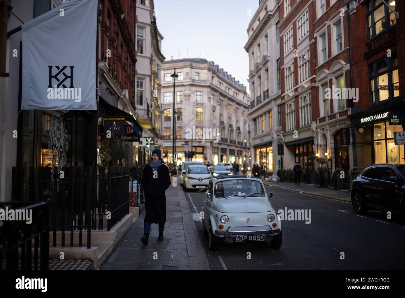 Lindo ojo-latigazos accesorios Fiat Cinquecento, Melcome Street, Londres,  Inglaterra, Reino Unido Fotografía de stock - Alamy
