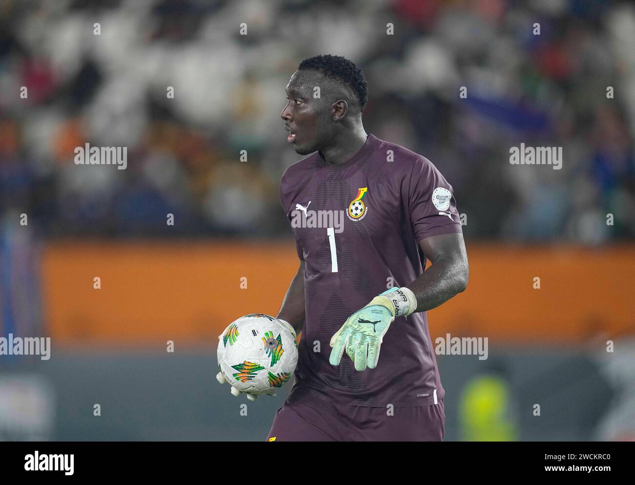14 de enero de 2024: Richard Ofori (Ghana) mira durante un partido del Grupo B de la Copa 