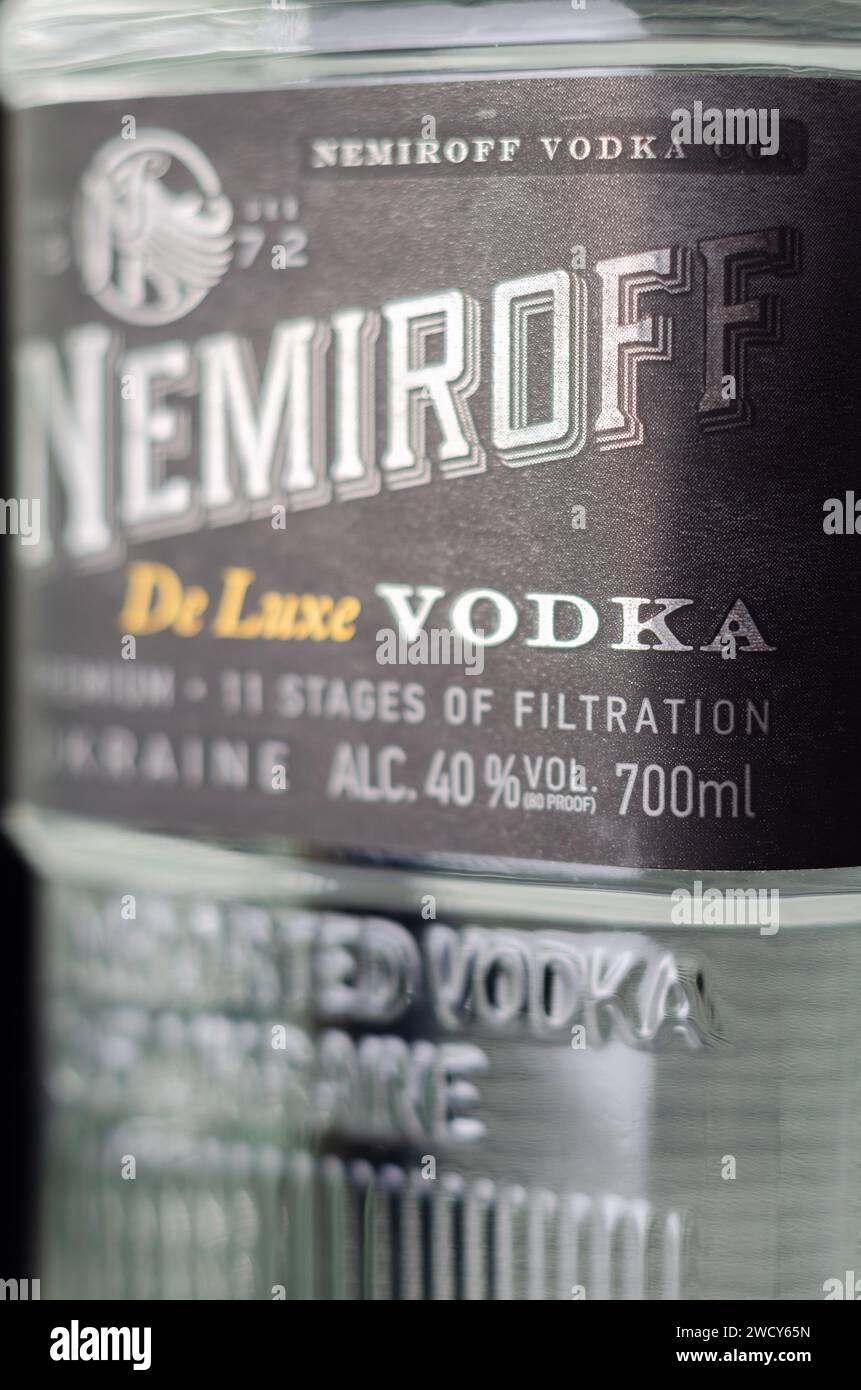 LONDRES, Reino Unido - 16 DE ENERO de 2024 Nemiroff es una marca ucraniana de vodka con una historia de 150 años, su producción se remonta a 1872 en la ciudad de Nemiroff, Foto de stock