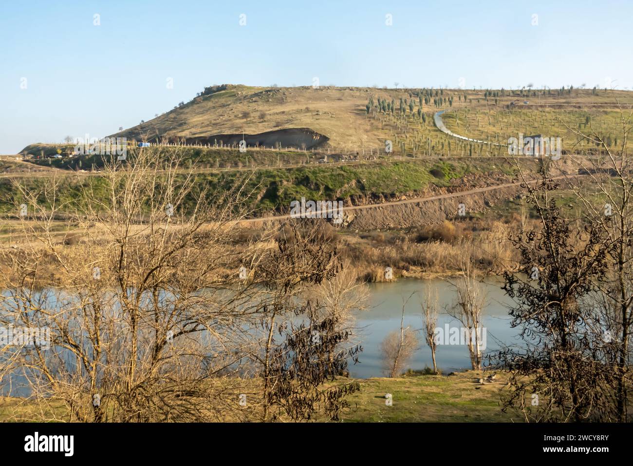 Orillas del río Tigris en Diyarbakir, Turquía Foto de stock