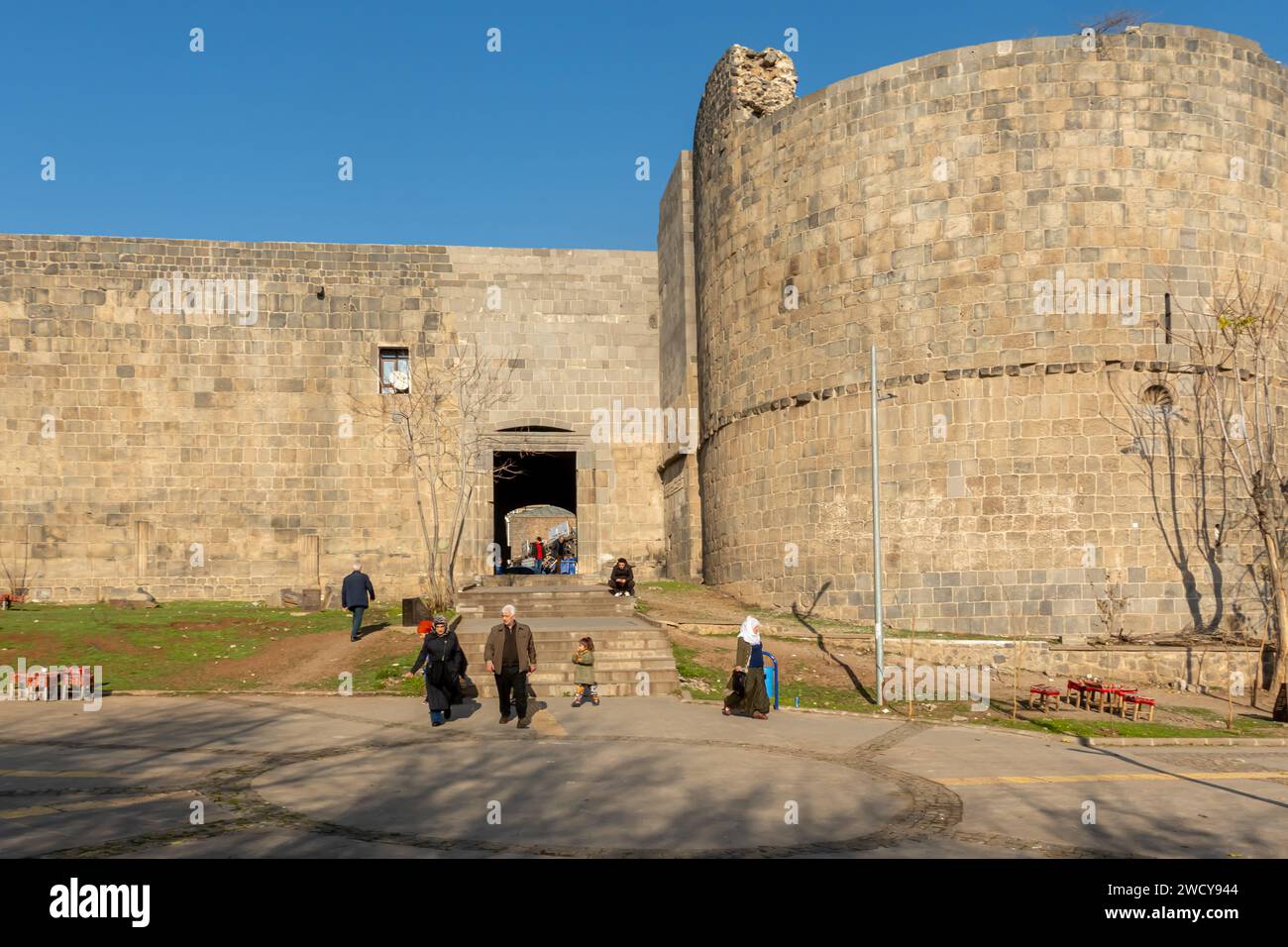 Keçi Burcu La Torre de la Cabra, una sección de la muralla de la ciudad en Diyarbakir Turquía Foto de stock