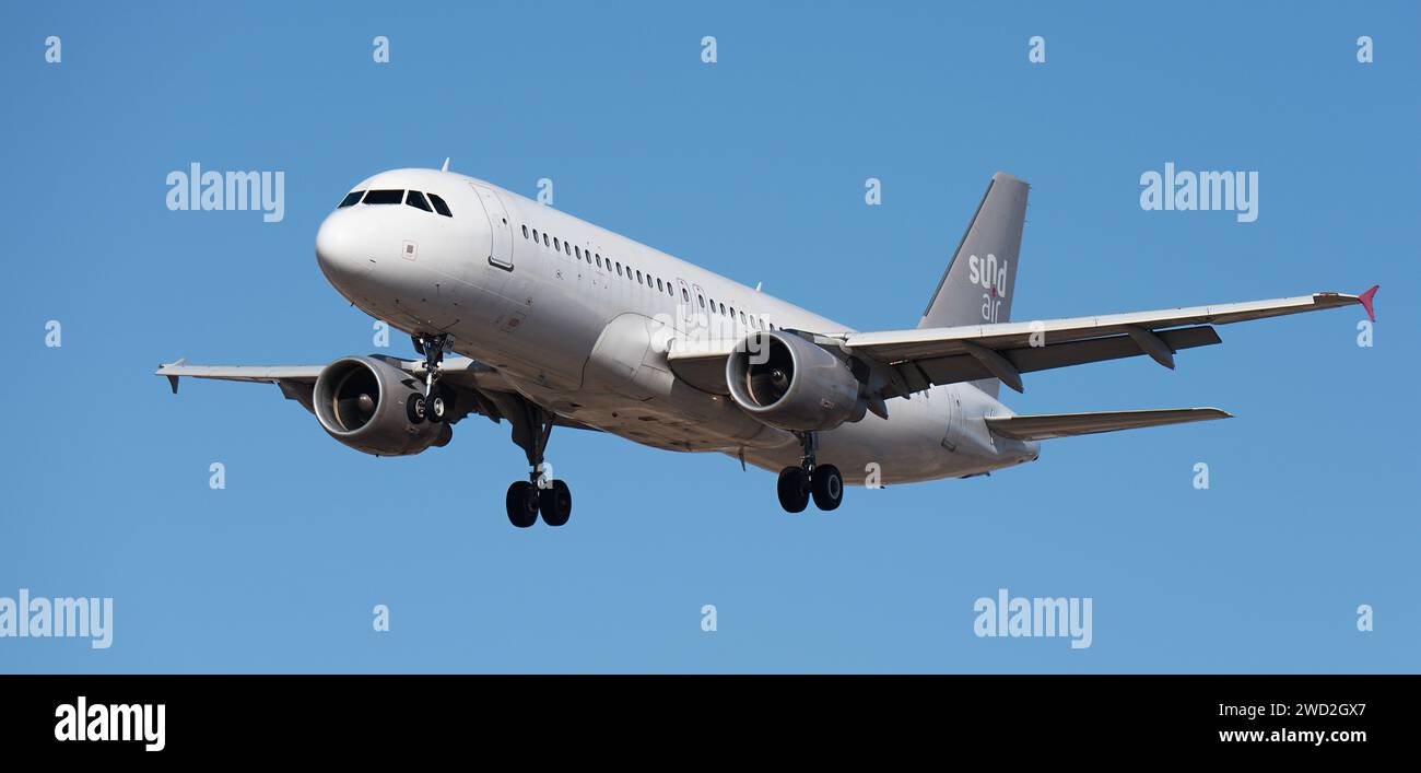 Tenerife, España 17 de enero de 2024. Airbus A320214 Sundair Airlines