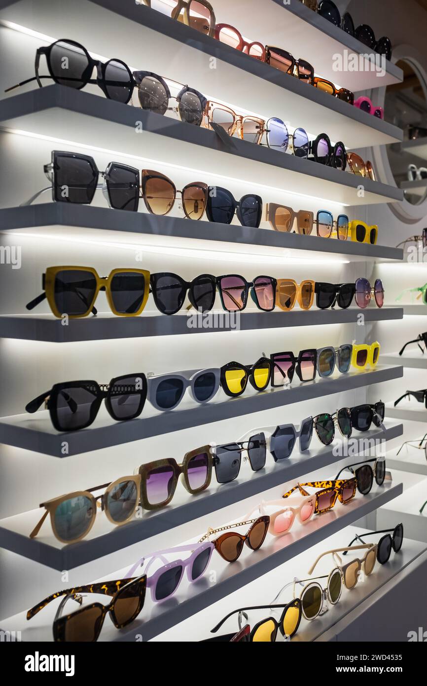 Tienda de gafas de sol fotograf as e im genes de alta resoluci n