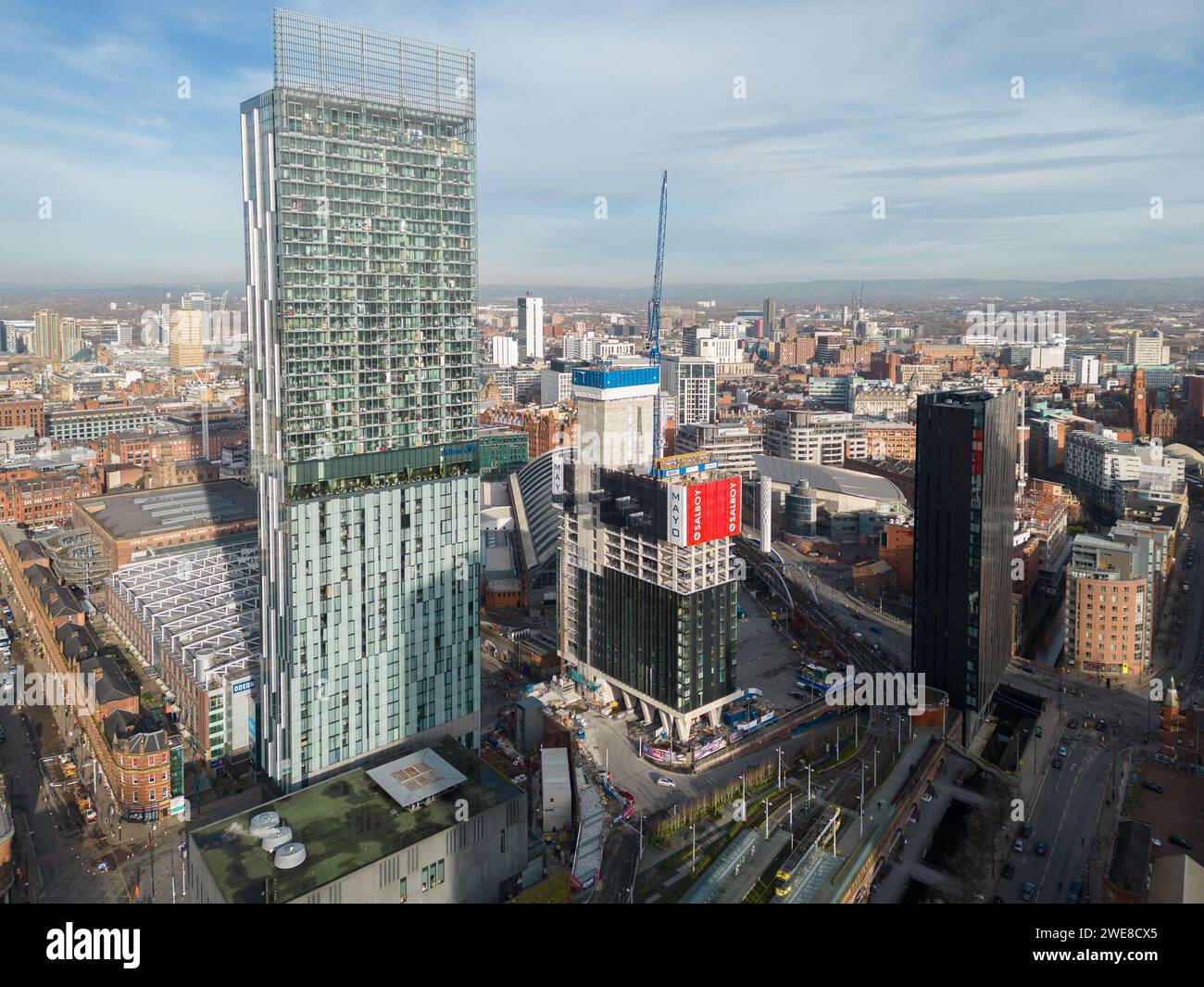 Fotografía aérea de la Torre Beetham (Hilton Manchester), la torre DEL EJE y el desarrollo de Viadux en construcción, incluido el Great Northern Warehouse Foto de stock