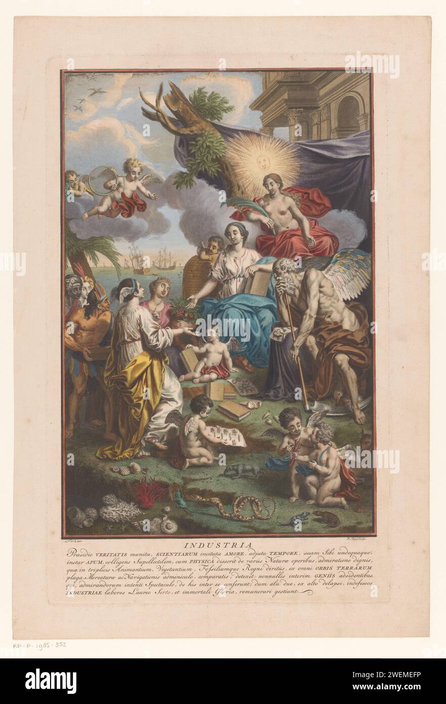 Industria asistida por el conocimiento, la verdad y el tiempo, 1716 - 1761 imprimir Industria, con alas en la cabeza, es asistida por el conocimiento, con un libro bajo el brazo, la verdad, con el sol en la cabeza, y el tiempo del padre. En el fondo, Cibeles tiene su cuerno de abundancia y es una colmena, como un signo de la diligencia. Los barcos en el agua indican el comercio y el transporte marítimo, que promueven la industria. En primer plano putti en medio de animales, corales y fósiles. El putti en las nubes trae una corona de laurel y un símbolo de eternidad para la industria. En el margen inferior un texto latino de seis líneas. grabado de papel / Foto de stock