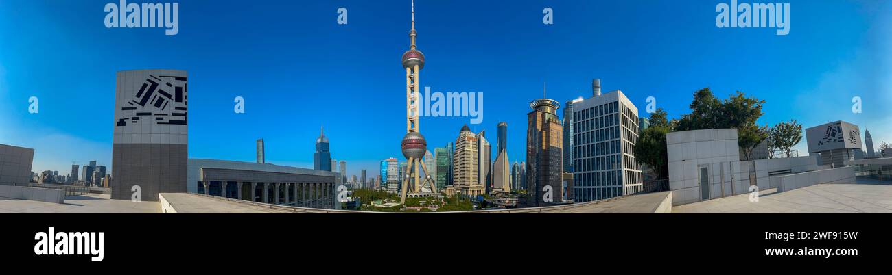 Shanghai, China, Vista panorámica, horizonte, centro de la ciudad, arquitectura moderna, edificios de oficinas, Bund, Museo de Arte Pudong, Pearl Travel Road, Foto de stock