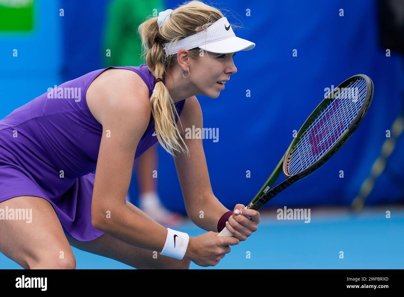 Katie Boulter de Gran Bretaña en acción durante los cuartos de final del evento W60 del Circuito Mundial de Tenis Femenino ITF 2023 en Canberra, Australia Foto de stock