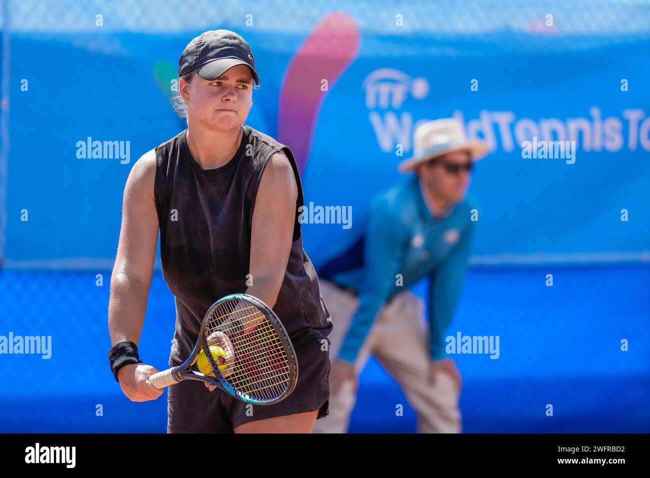 Lisa Mays de Australia en acción durante la primera ronda del torneo #1 ITF W60 Canberra Claycourt International 2023 Foto de stock