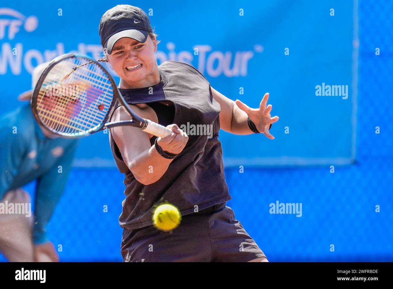 Lisa Mays de Australia en acción durante la primera ronda del torneo #1 ITF W60 Canberra Claycourt International 2023 Foto de stock