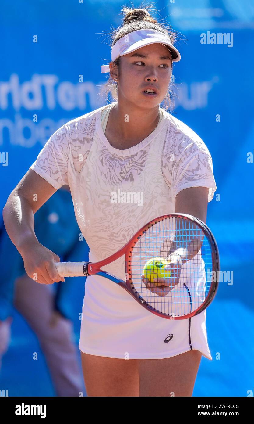 Ya Yi Yang de Chinese Taipei en acción durante la Ronda 2 del torneo #1 ITF W60 Canberra Claycourt International 2023 Foto de stock