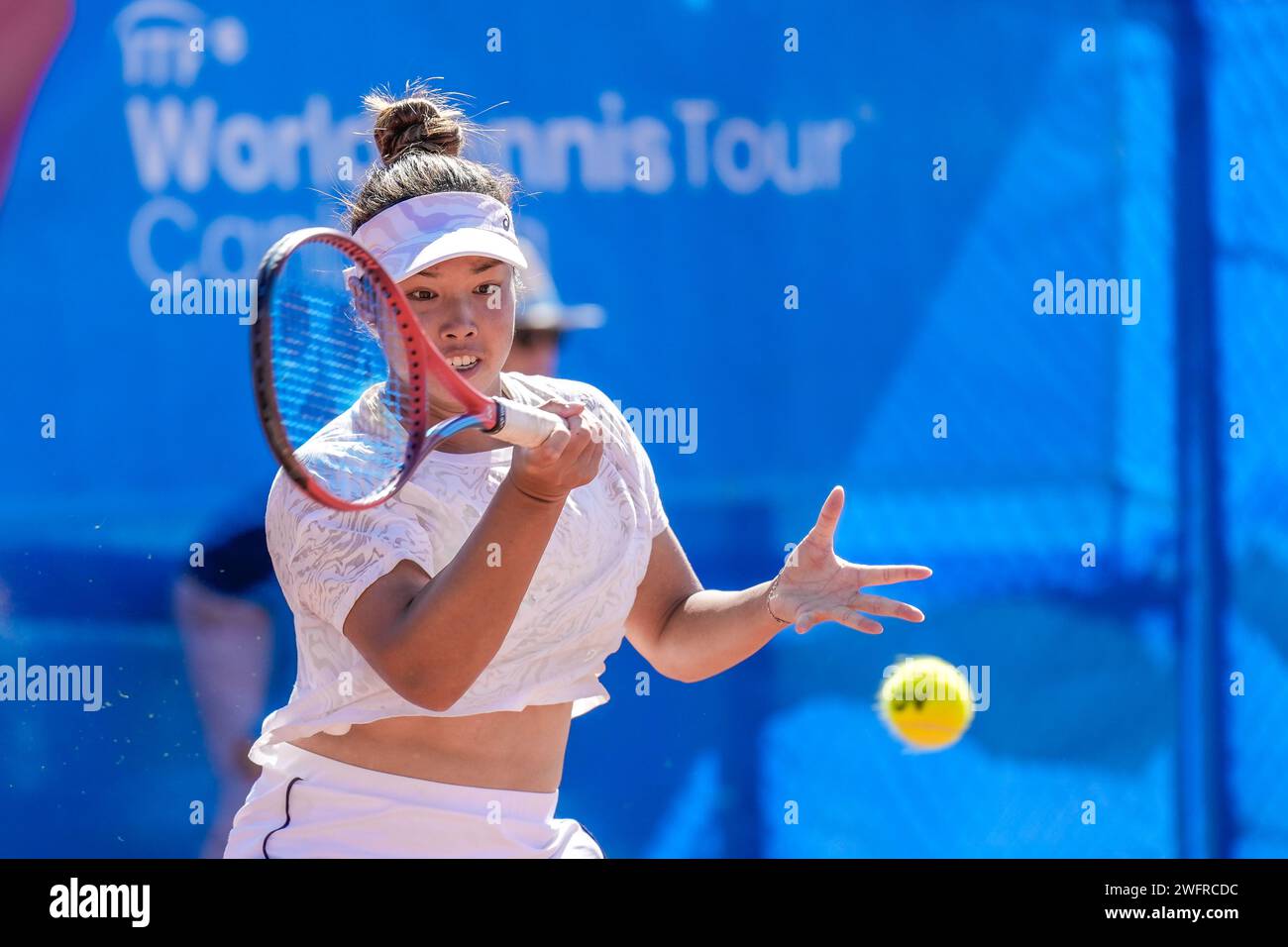 Ya Yi Yang de Chinese Taipei en acción durante la Ronda 2 del torneo #1 ITF W60 Canberra Claycourt International 2023 Foto de stock