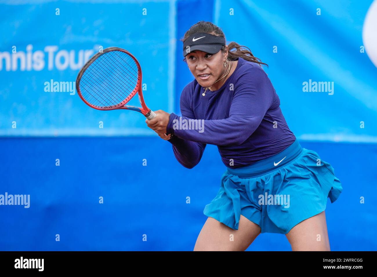 El Destanee Aiava de Australia en acción durante la primera ronda del torneo #1 ITF W60 Canberra Claycourt International 2023 Foto de stock