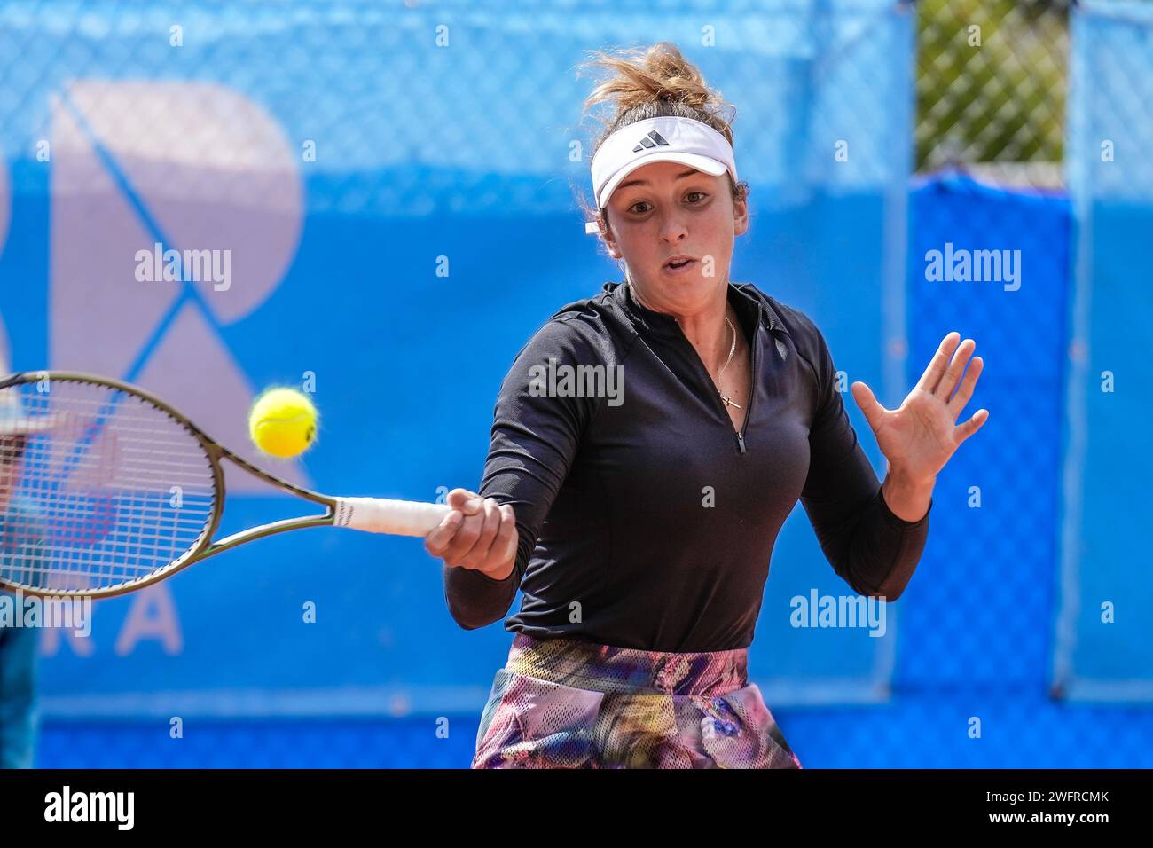 Petra Hule de Australia en acción durante la primera ronda del torneo ITF W60 Canberra Claycourt International #1 2023 Foto de stock