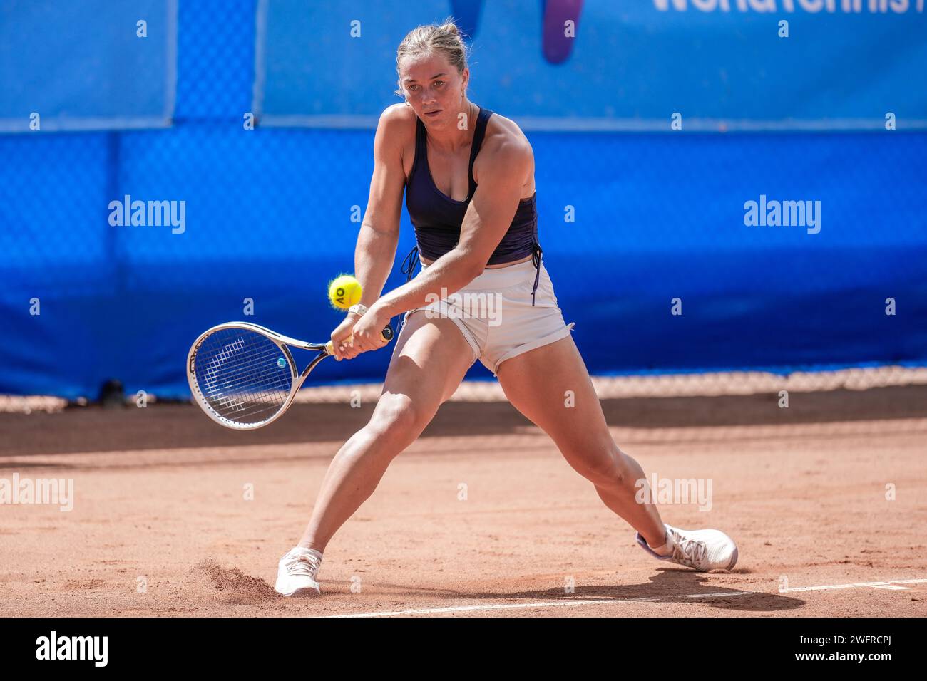 Monique Barry de Nueva Zelanda en acción durante la primera ronda del torneo ITF W60 Canberra Claycourt International #1 2023 Foto de stock