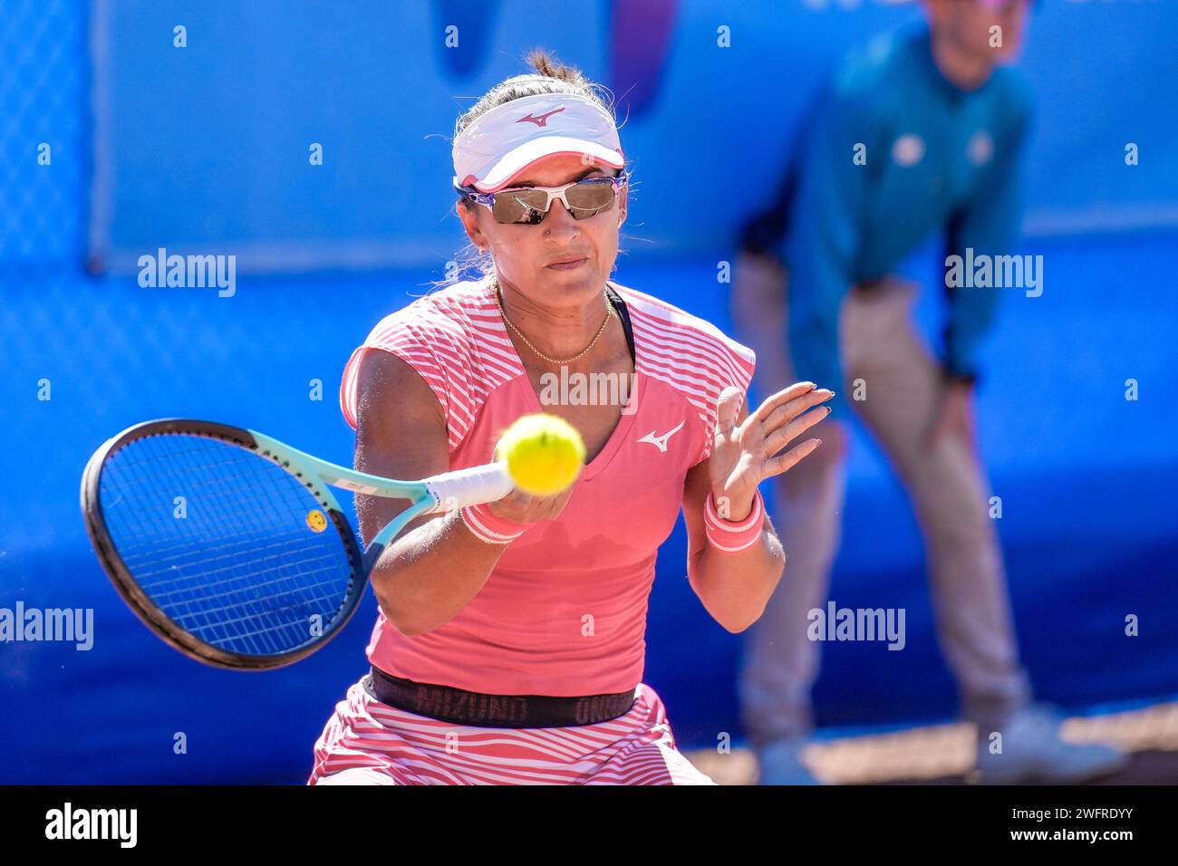 Arina Rodionova de Australia en acción durante los cuartos de final del torneo #1 ITF W60 Canberra Claycourt International 2023 Foto de stock