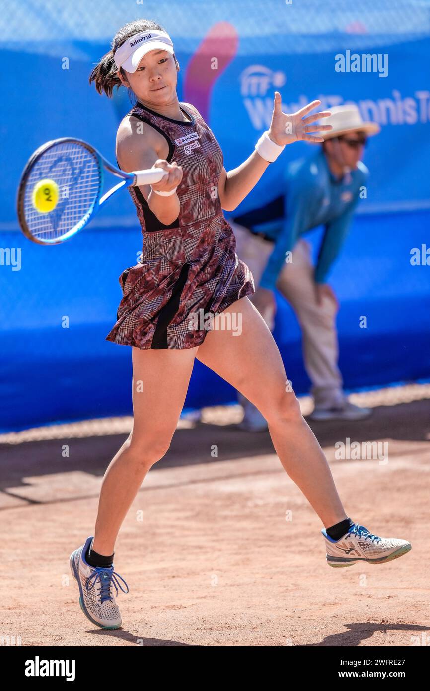 Haruka Kaji de Japón en acción durante los cuartos de final del torneo #1 ITF W60 Canberra Claycourt International 2023 Foto de stock