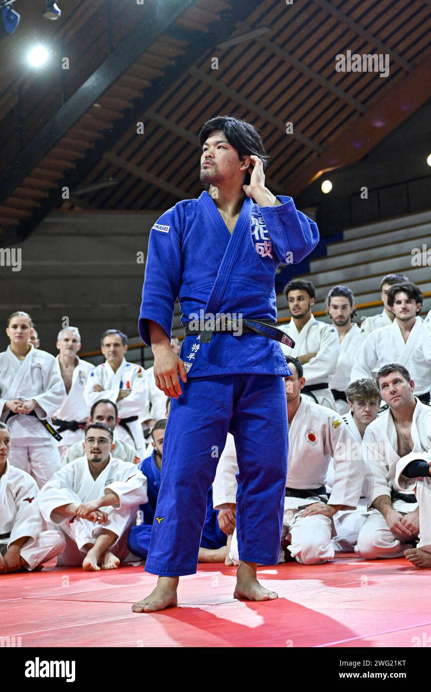 París, Francia. 01 de febrero de 2024. La leyenda japonesa del Judo y doble campeón olímpico Shohei Ono de gira en Francia en el Institut du Judo el 2 de febrero de 2024 en París, Francia. Foto de Victor Joly/ABACAPRESS.COM Crédito: Abaca Press/Alamy Live News Foto de stock