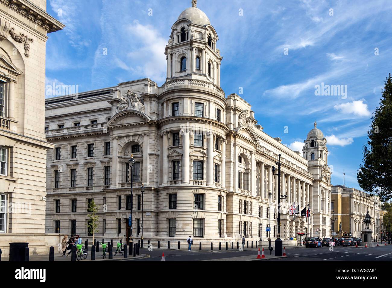 El edificio de oficinas de la Guerra Vieja en el Whitehall de Londres Foto de stock