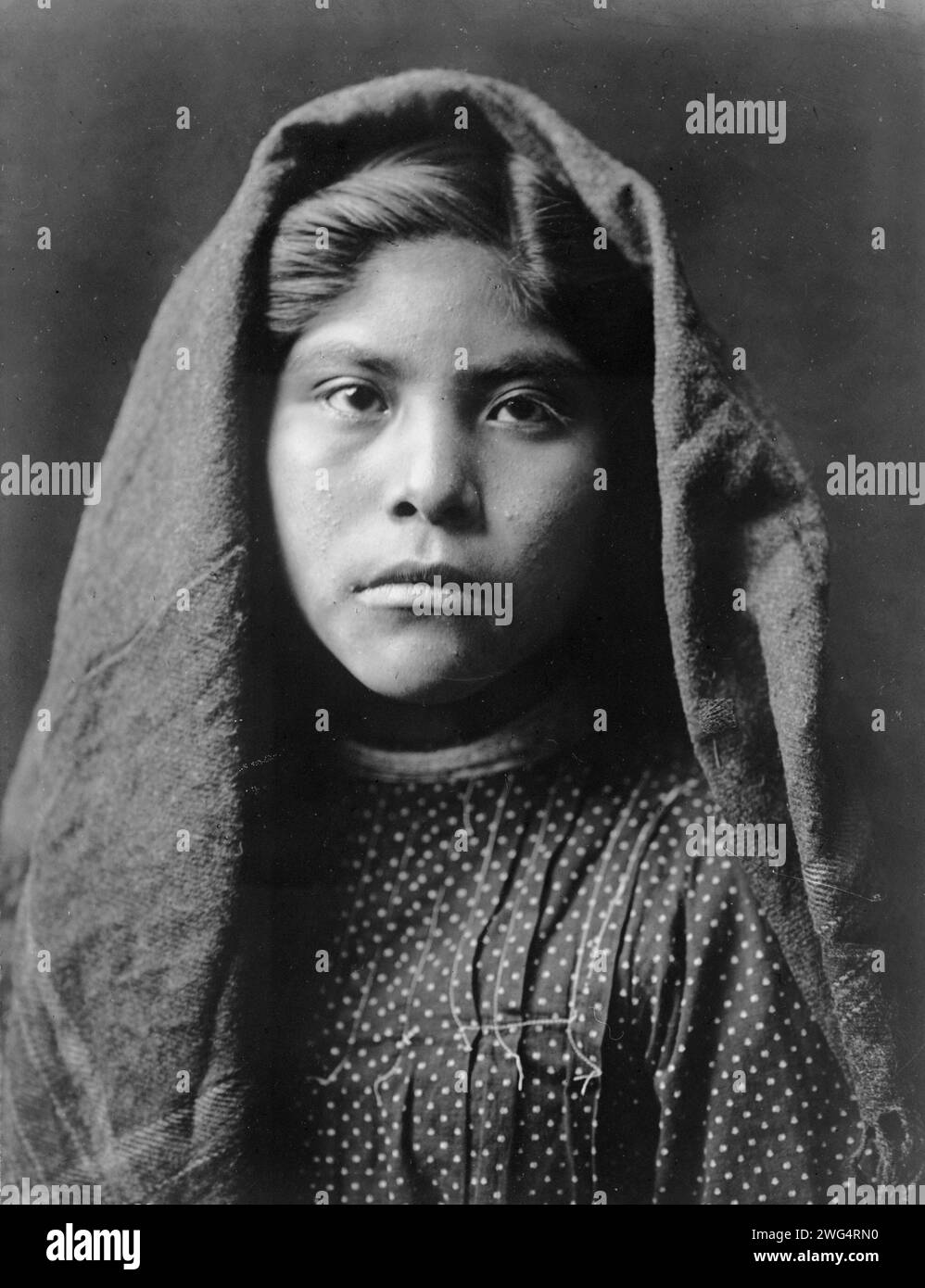 Czele Marie (Escuela), c1907. Retrato de cabeza y hombros de chica Pima. Foto de stock