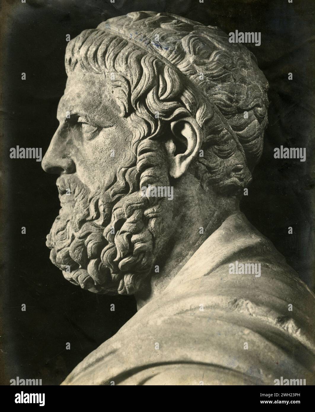 Retrato de perfil de Sófocles tragediano griego, busto de mármol antiguo, Museo Laterano, Roma, Italia 1910s Foto de stock