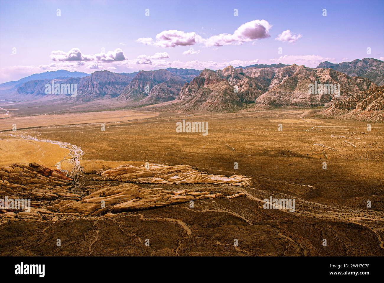 Una vista de Red Rock Canyon National Conservation Área desde la montaña Turtle. Nevada. Foto de stock