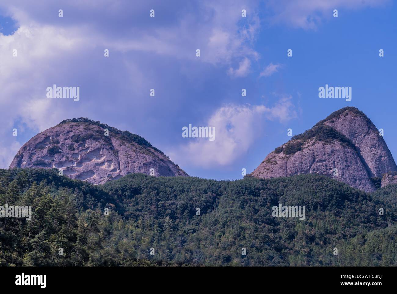 Cima de Mt. Maisan también conocido como montaña de oreja de caballo cerca de Jeonju, Corea del Sur Foto de stock
