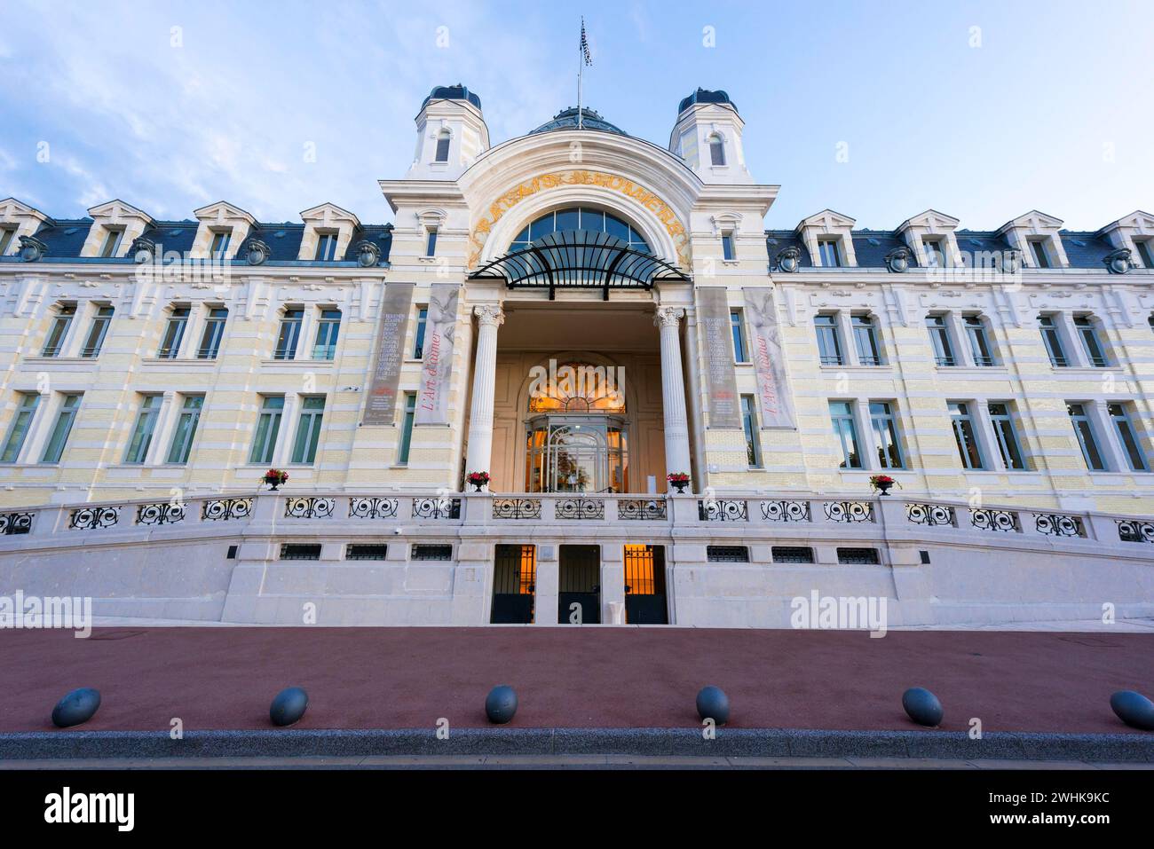 Palais Lumiere, palacio, arte, edificio, histórico, historia, construcción, artístico, Evian, Francia Foto de stock