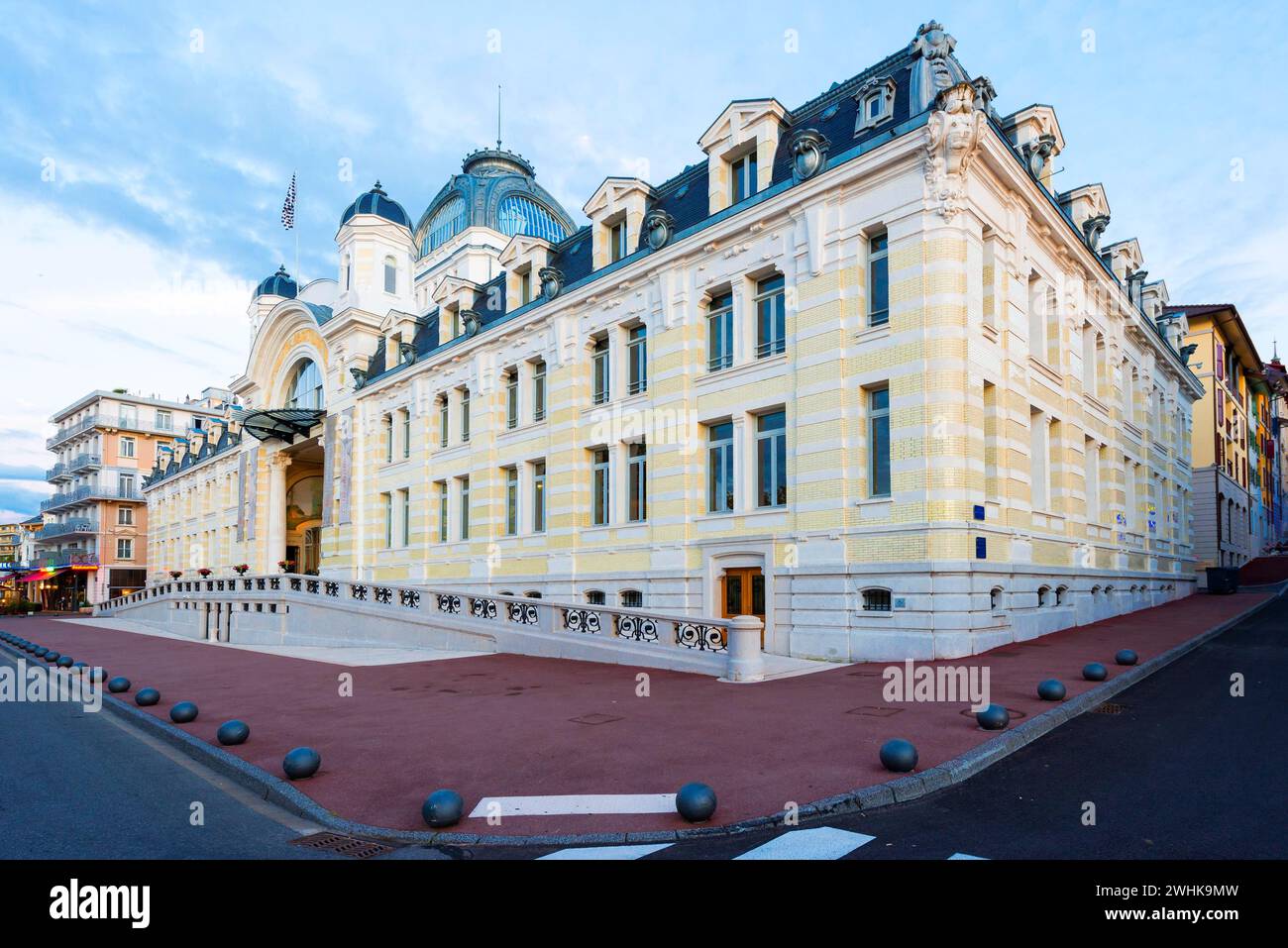 Palais Lumiere, palacio, arte, edificio, histórico, historia, construcción, artístico, Evian, Francia Foto de stock