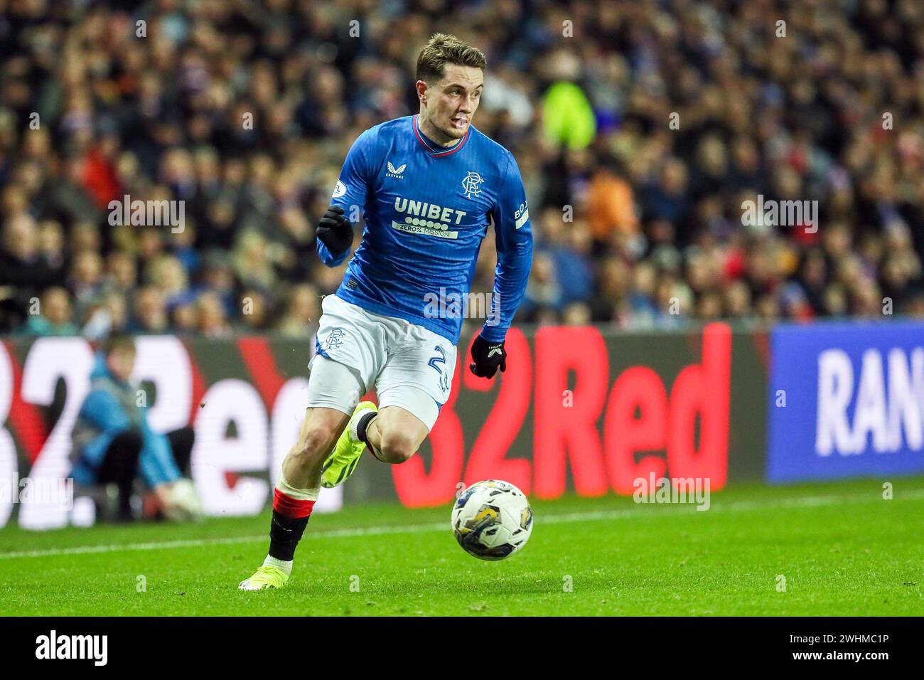 Glasgow, Reino Unido. 10 de febrero de 2024. Los Rangers FC se enfrentarán al Ayr United en la 5ª ronda de la Copa Escocesa de Gas Masculino en el Ibrox Stadium, Glasgow, Escocia, Reino Unido. Ibrox Stadium es el terreno de residencia de los Rangers. Los Rangers juegan en la Premier Division del fútbol escocés y Ayr United están en la segunda división de la SPFL. Crédito: Findlay/Alamy Live News Foto de stock