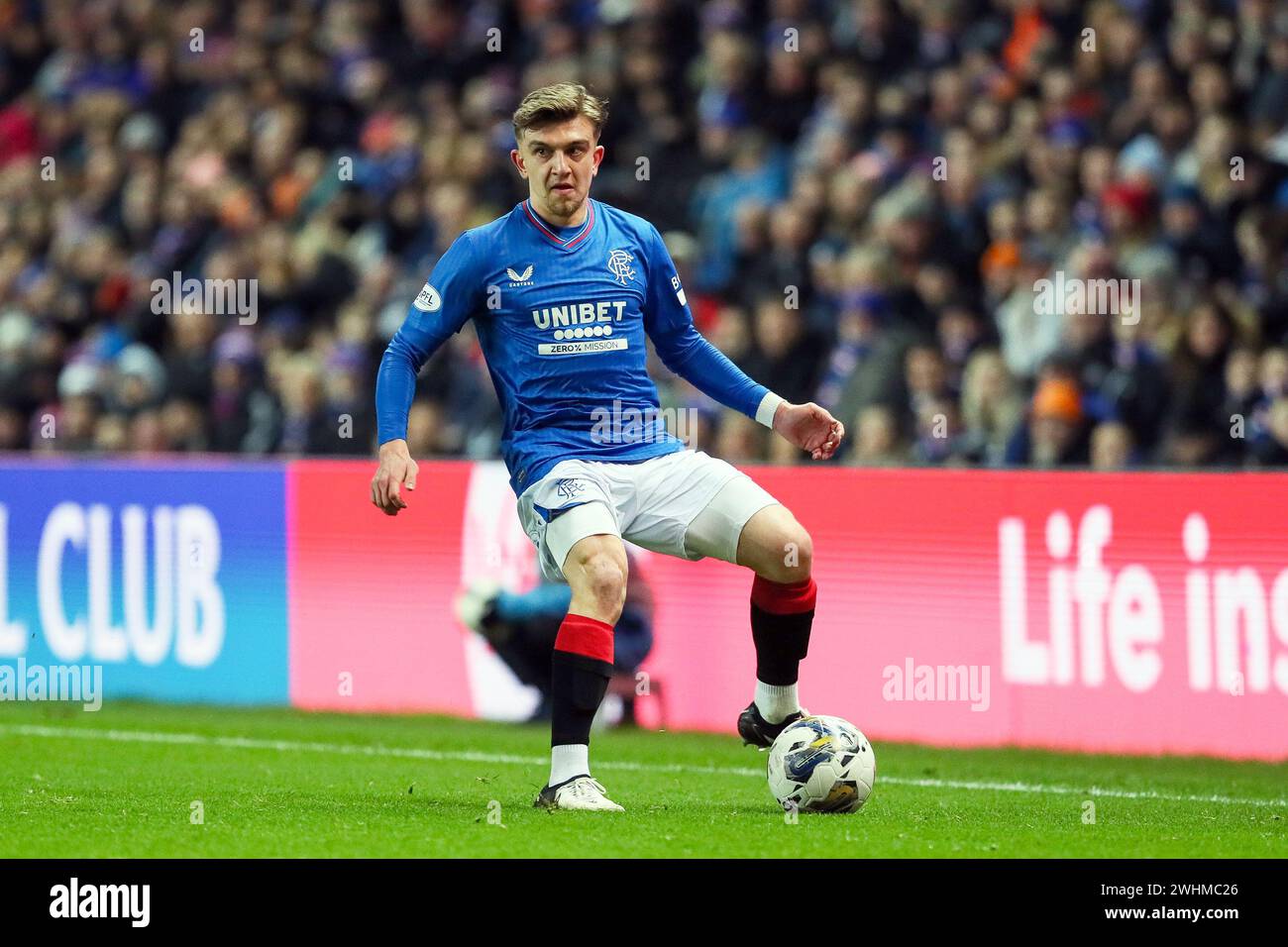 Glasgow, Reino Unido. 10 de febrero de 2024. Los Rangers FC se enfrentarán al Ayr United en la 5ª ronda de la Copa Escocesa de Gas Masculino en el Ibrox Stadium, Glasgow, Escocia, Reino Unido. Ibrox Stadium es el terreno de residencia de los Rangers. Los Rangers juegan en la Premier Division del fútbol escocés y Ayr United están en la segunda división de la SPFL. Crédito: Findlay/Alamy Live News Foto de stock