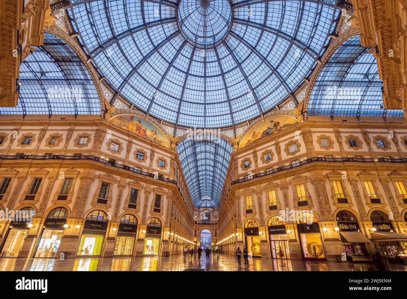 Galería comercial Galleria Vittorio Emanuele II, Milán, Lombardía, Italia Foto de stock