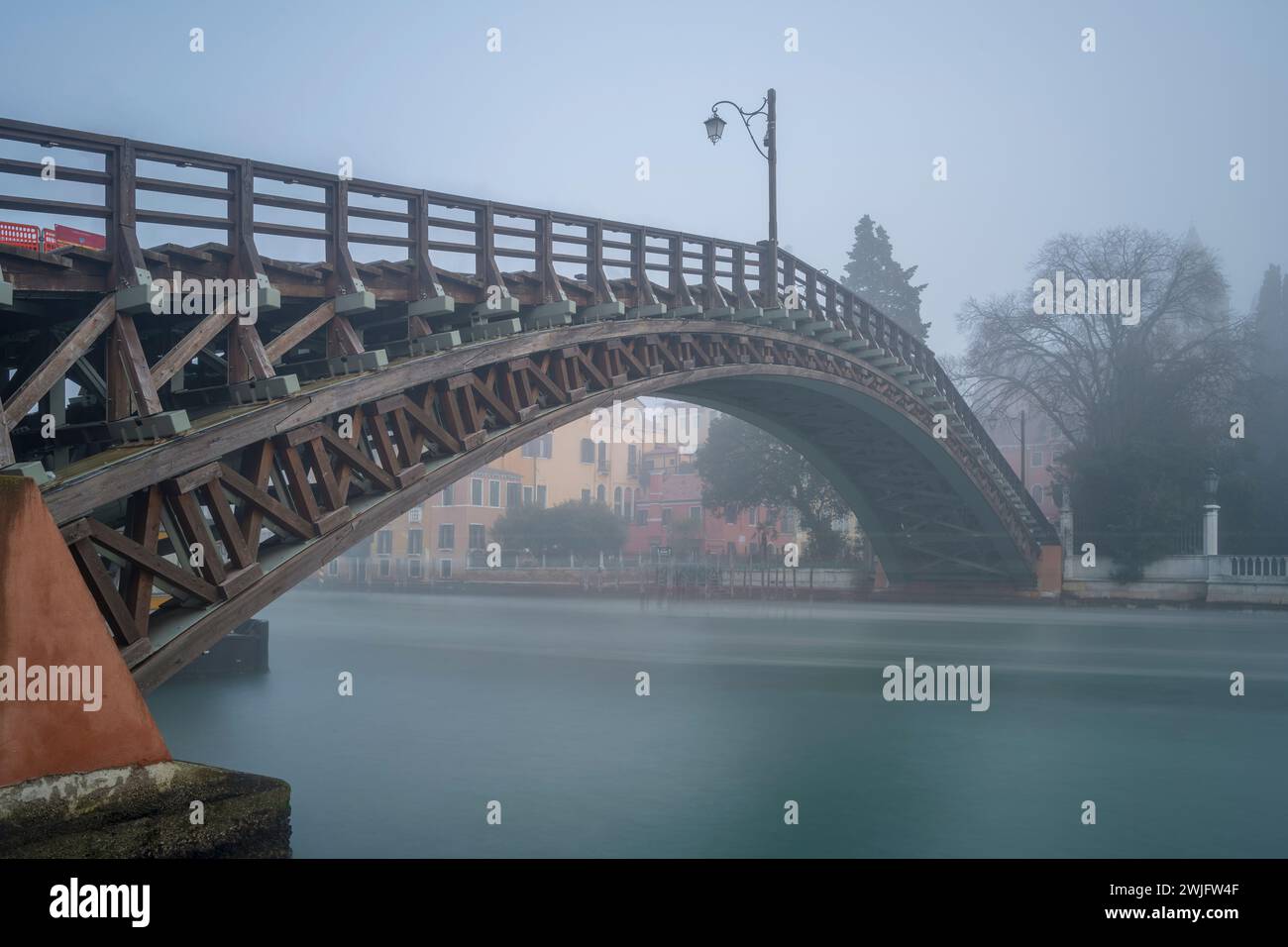 Ponte dell'Accademia span bridge, Venecia, Véneto, Italia Foto de stock