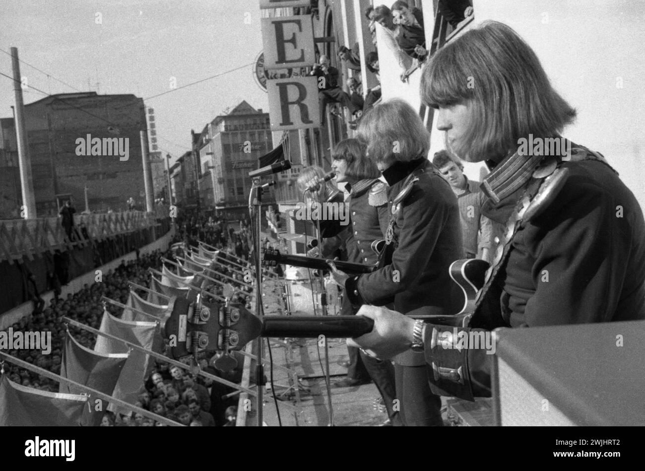 DEU, Alemania, Dortmund: Personalidades de la política, los negocios y la cultura de la década de 50 Dortmund. Músicos del famoso grupo Los Señores actuando Foto de stock