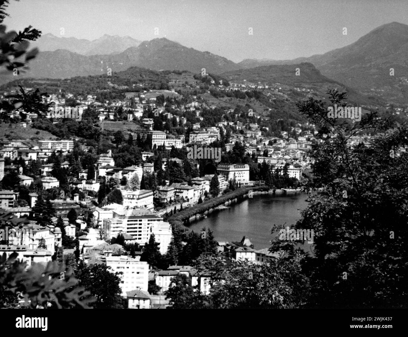 Lago Lugano, Italia - 1954 Foto de stock