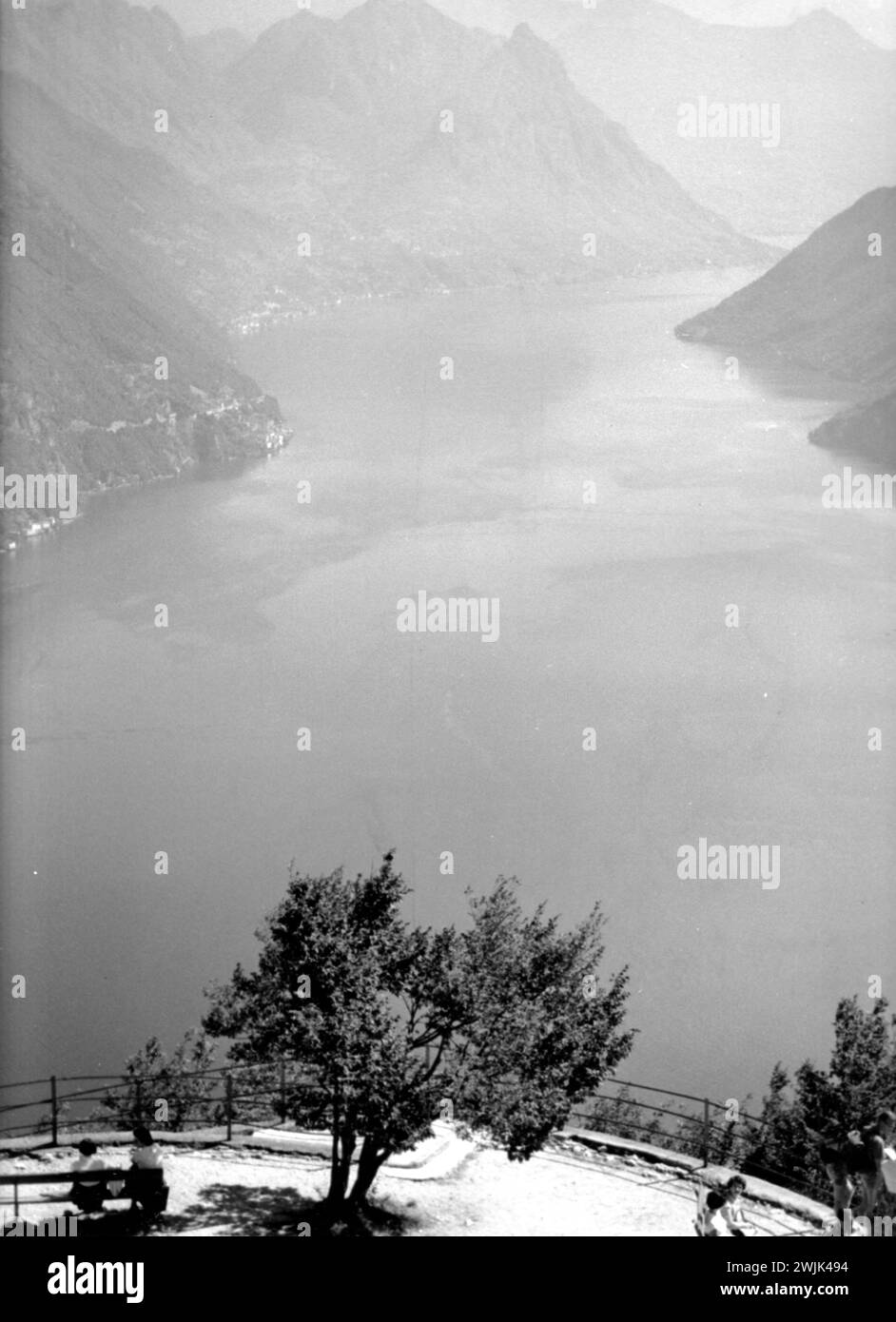 Lago de Lugano, Italia -1954 Foto de stock