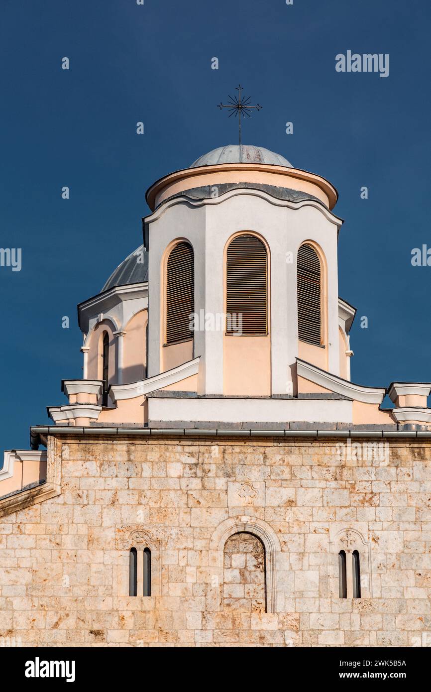 Catedral de San en Prizren es la iglesia Catedral de la Eparquía