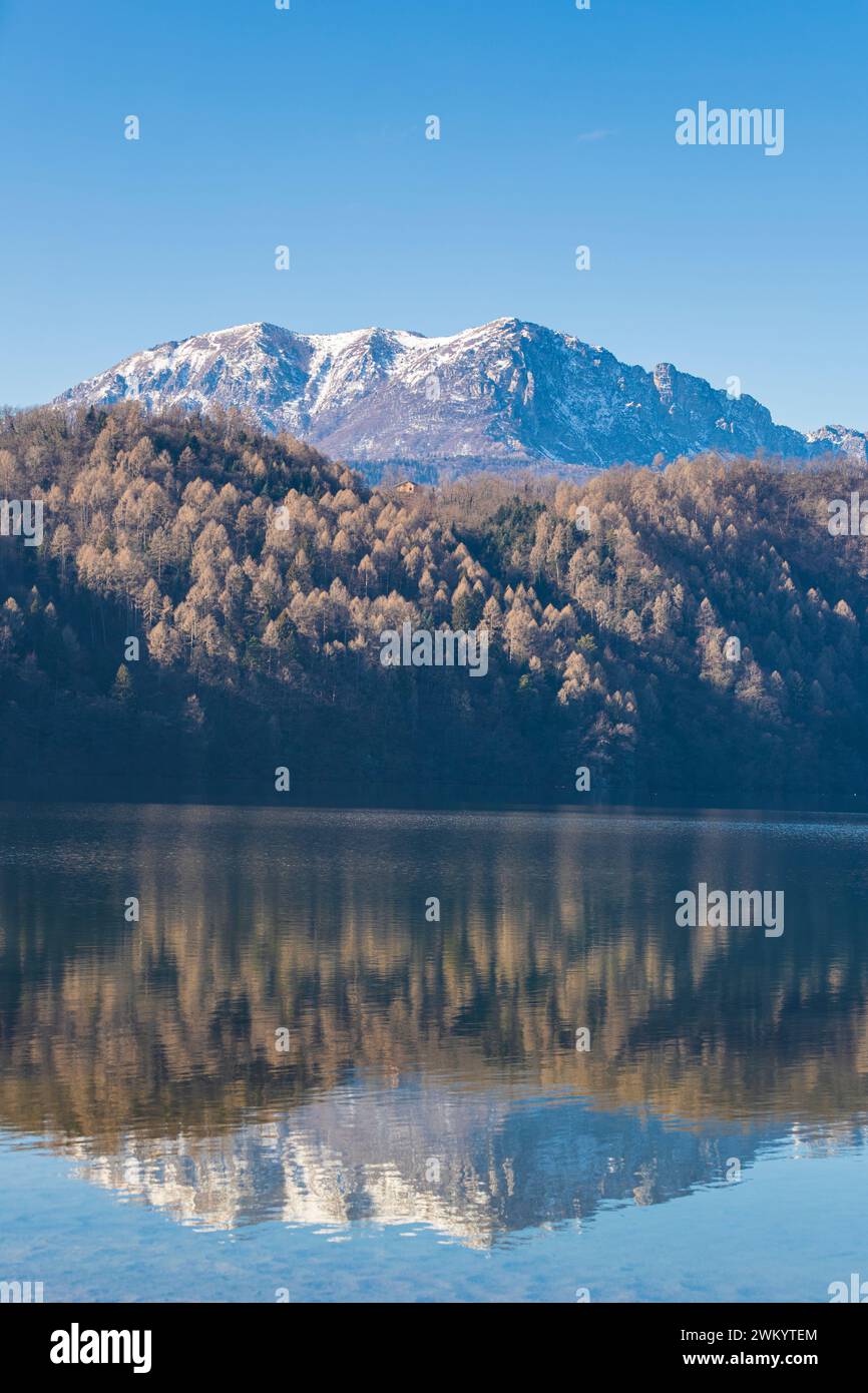 Italia Trentino Valsugana - Lago de Levico - Marzola Foto de stock