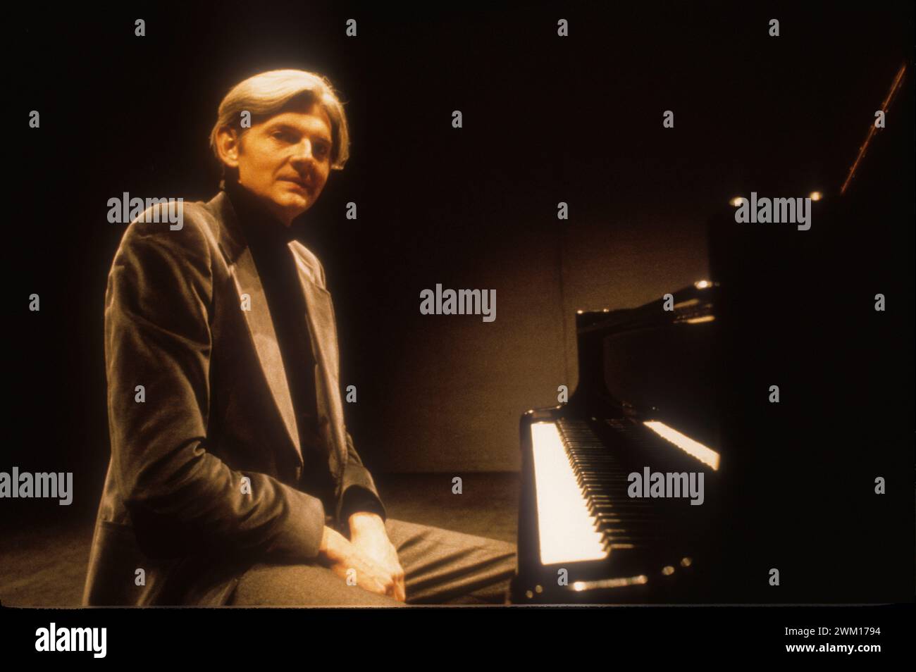 3831273 Richard Trythall; (add.info.: El pianista y compositor estadounidense Richard Trythall (alrededor de 1985) / Il pianista y compositor Richard Trythall); © Marcello Mencarini. Todos los derechos reservados 2024. Foto de stock