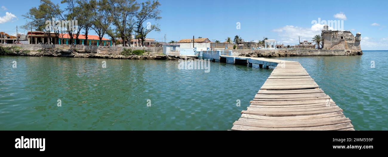 Vista de Cojimar desde el embarcadero. Foto de stock