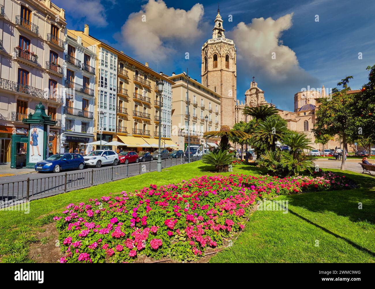 ´micalet´ campanario y catedral. Plaza de la Reina. Valencia. Comunidad Valenciana. España Foto de stock