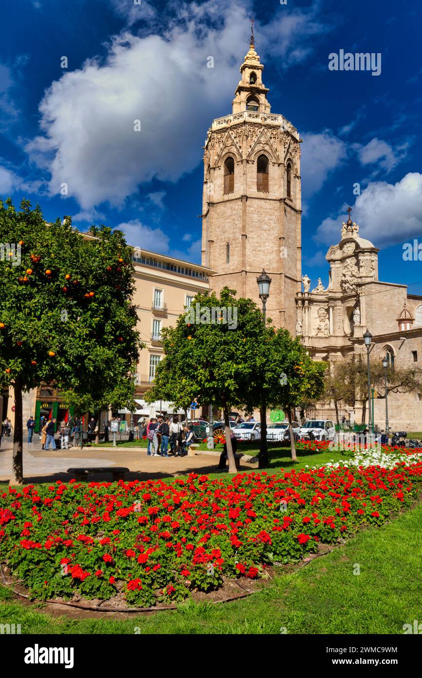 ´micalet´ campanario y catedral. Plaza de la Reina. Valencia. Comunidad Valenciana. España Foto de stock