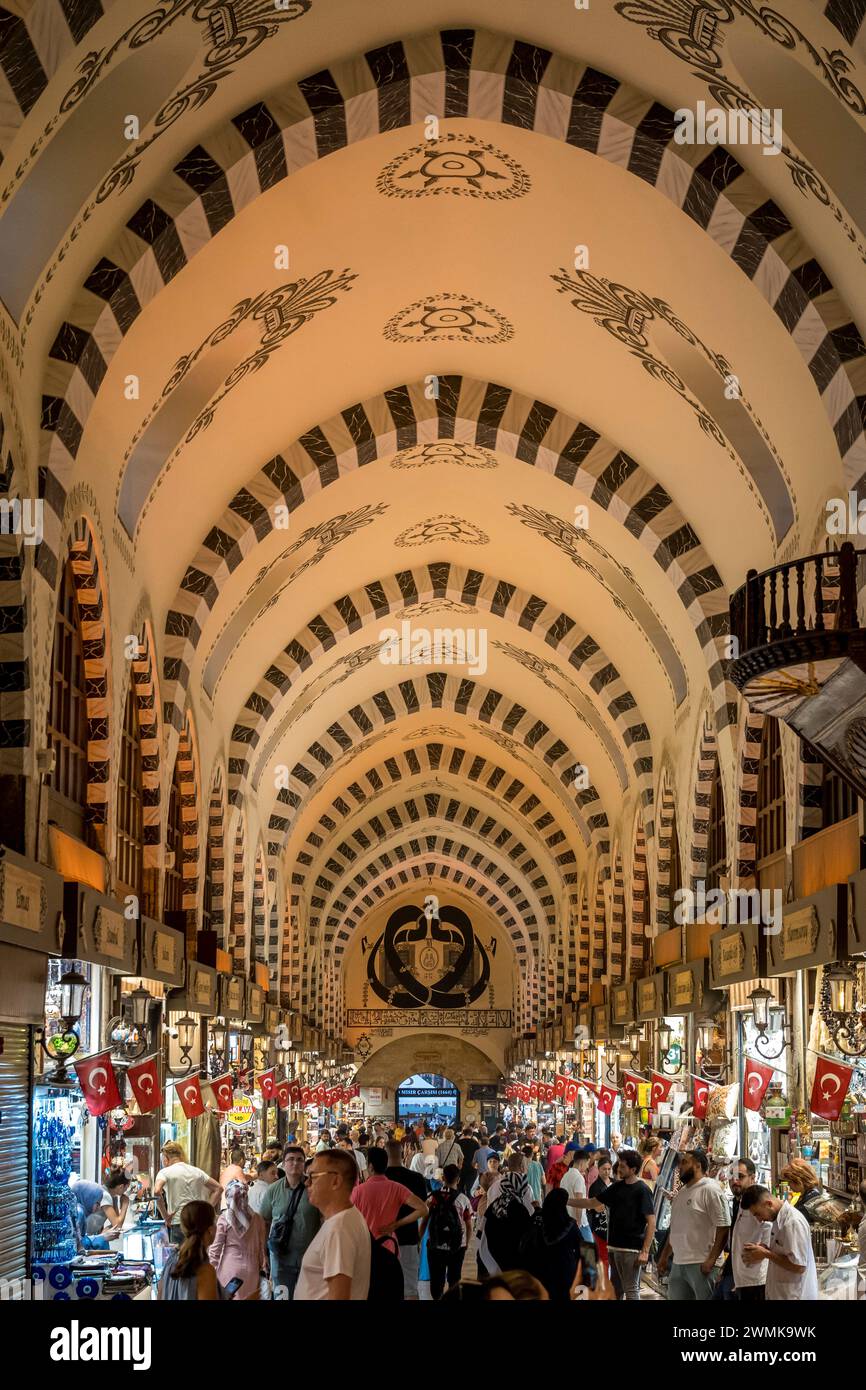 Dentro del Gran Bazar, Fatih, Estambul, Turquía © Dosfotos/Axiom Foto de stock