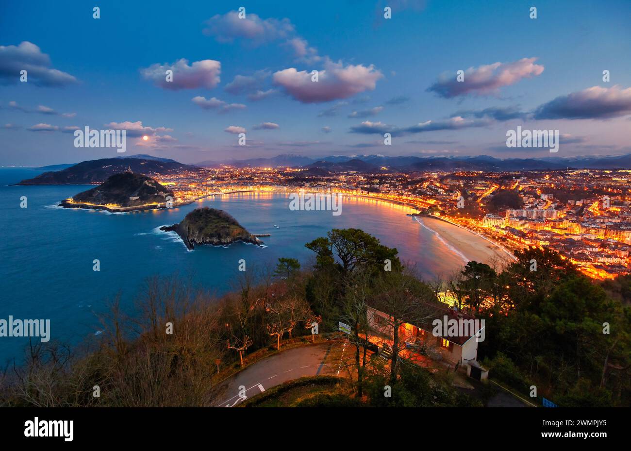 La Bahía de La Concha, vista desde el Monte Igeldo, Donostia, San Sebastián, Gipuzkoa, País Vasco, España Foto de stock