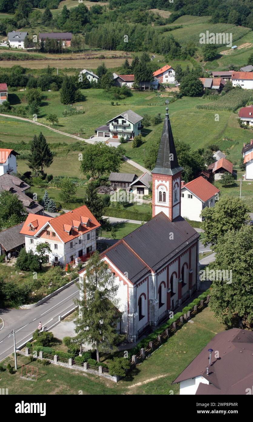 Parroquia del Santo Nombre de María en kamanje, Croacia Foto de stock