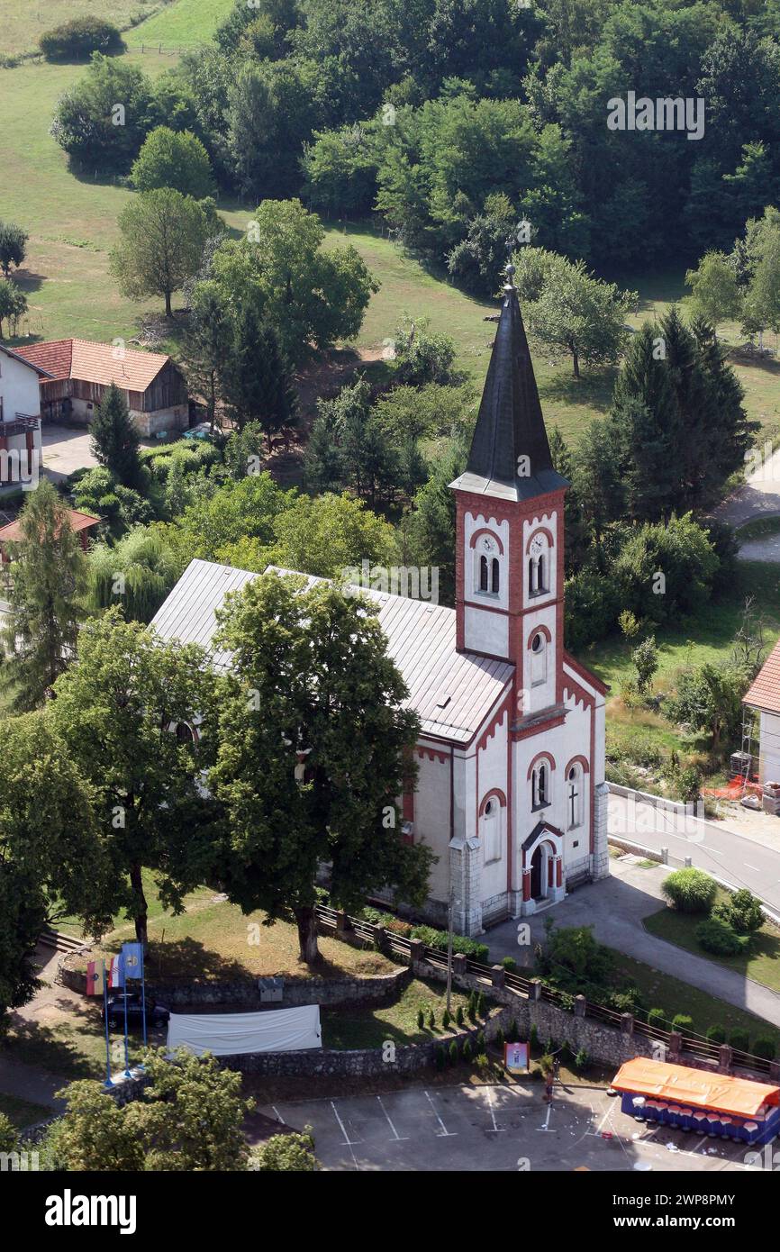 Parroquia del Santo Nombre de María en kamanje, Croacia Foto de stock