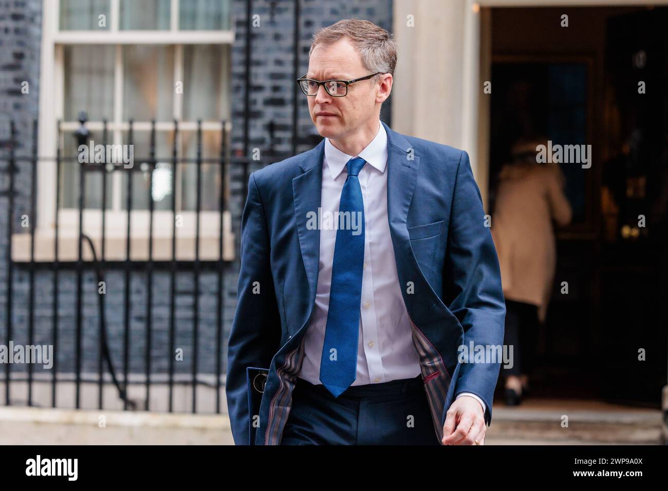 Downing Street, Londres, Reino Unido. 6 de marzo de 2024. El Ministro de Migración Ilegal, Michael Tomlinson KC, asiste a la reunión semanal del Gabinete en 10 Downing Street. Foto de Amanda Rose/Alamy Live News Foto de stock