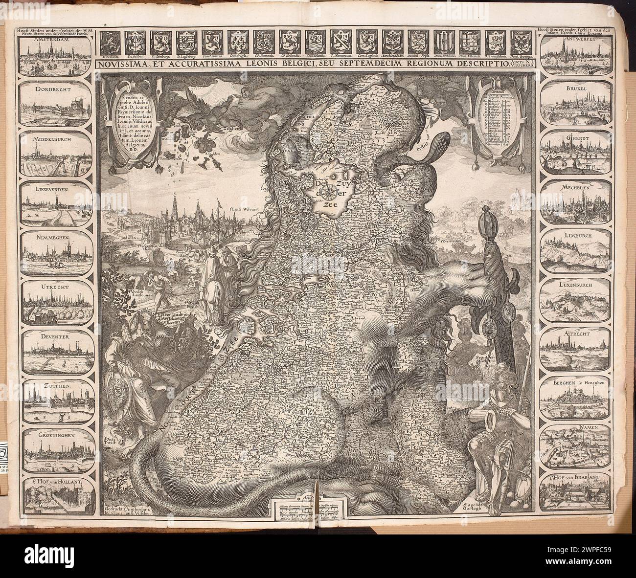 Novissima et Accuratissima Leonis Belgici, seu septdecim region descriptio [en: Bélgica, sive Germania inferior]; Visscher, Nicolaes III (1649-1702); 1642 (1642-00-00-1642-00);Bélgica, colección de Łohojska - colección, Sociedad de fomento de las bellas artes (Varsovia - 1860-1940) - colección, Tyszkiewicz (familia), Tyszkiewicz, Konstanty (1806-1868), Tyszkiewicz, Konstanty (1806-1868) - colecciones, alegorías, dar (procedencia), escudos de armas de la ciudad, leones, mapas, ciudades, regiones, vistas a la ciudad Foto de stock